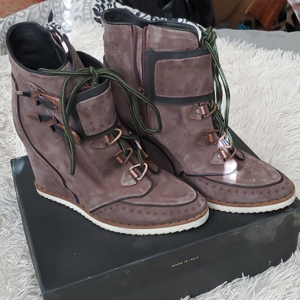 Wedge ankle boots